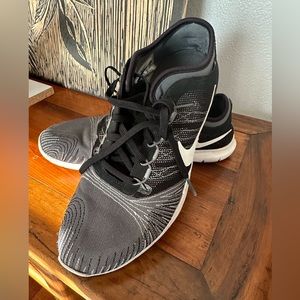 Nike Training Flex Adapt size 8